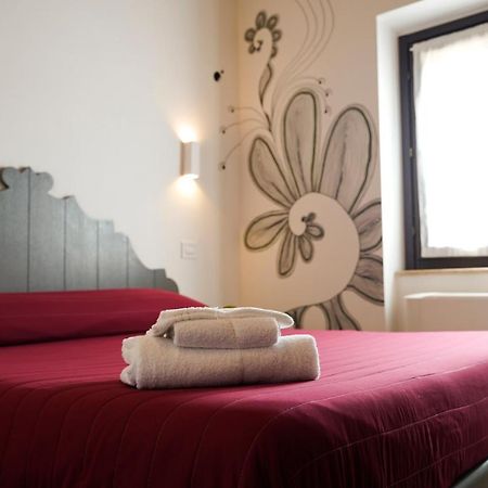 צ'יביטאנובה מארקה Moretti Village - B&B מראה חיצוני תמונה