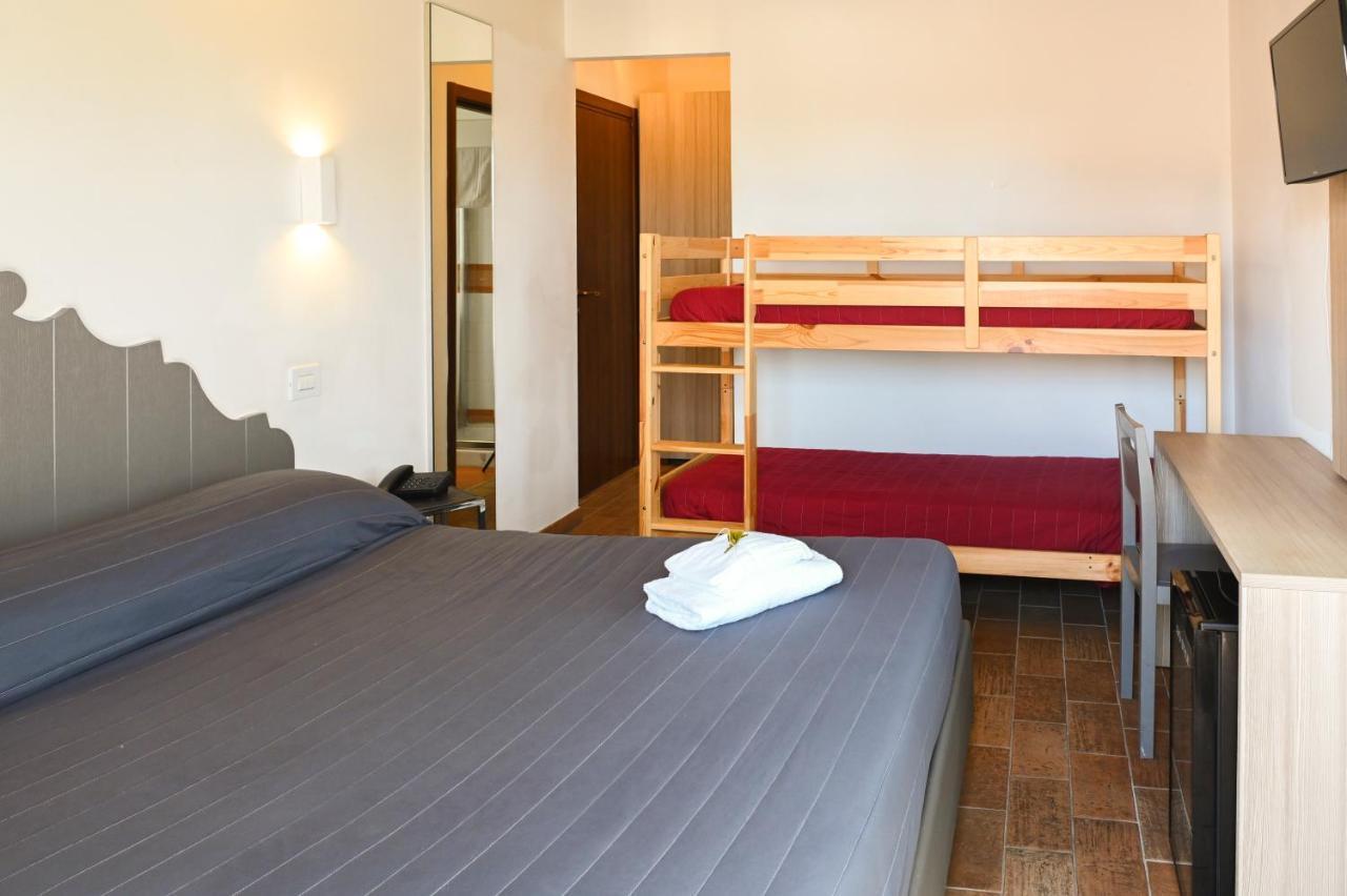 צ'יביטאנובה מארקה Moretti Village - B&B מראה חיצוני תמונה