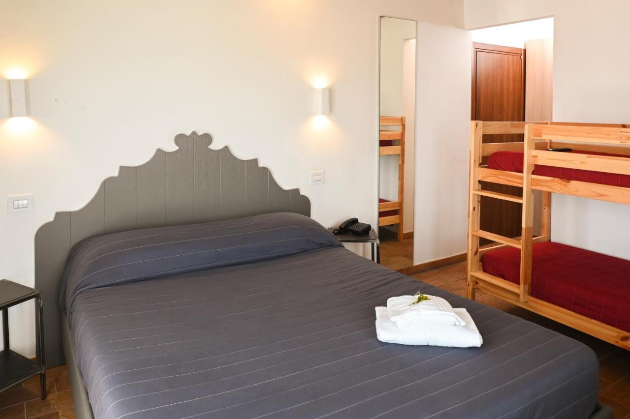 צ'יביטאנובה מארקה Moretti Village - B&B מראה חיצוני תמונה